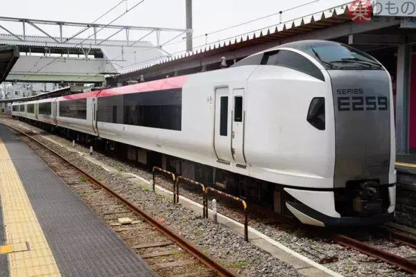 全席指定・平日昼の「総武特急」どのくらい乗ってる？ 使って分かった車両の強みと座り心地