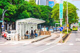 「名古屋ならでは「反対車線にはみ出すバス」には“後輩”がいた！ 海外の「名古屋を参考にしたバスシステム」 街並みも似ている？」の画像2