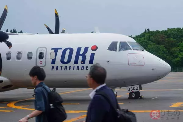 えっ!?「定期便ゼロの離島空港」へまさかの旅客機で…？ ”船一択”の佐渡島への驚愕チャーター便、その内容とは