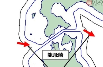 ロシア海軍の「無骨な軍艦」が日本に超接近！ ステルス性とは無縁の外観を自衛隊機が捉える