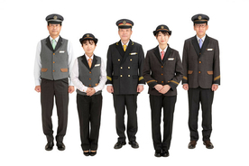 17年ぶりに制服デザイン変更 観光の「楽しさ」を表現 箱根登山鉄道・箱根登山バス
