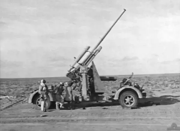 「重装甲なのに“撃破されまくり”!? 英軍戦車「マチルダII」実戦で露呈した致命的な欠点とは」の画像