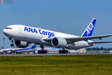 「熊本空港に「ANAのデッッカイ貨物専用機」初降臨へ！なぜ？ 100t以上乗せられる「777F」」の画像1