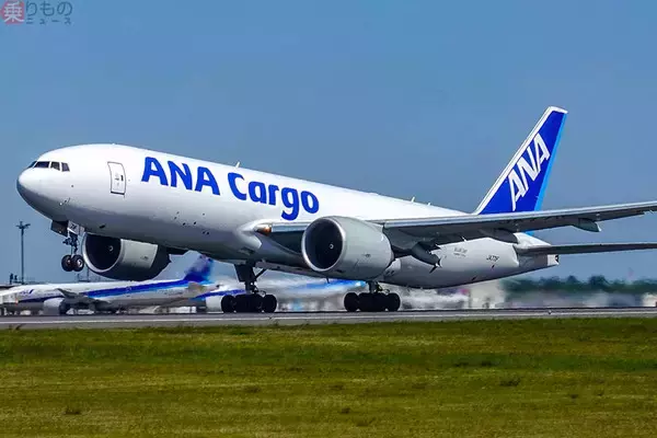 「熊本空港に「ANAのデッッカイ貨物専用機」初降臨へ！なぜ？ 100t以上乗せられる「777F」」の画像