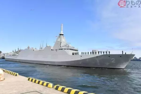 海自の最新ステルス艦から「異形の機体」が飛んだ！発艦の瞬間を捉えた映像が公開 まるで空飛ぶ十字架!?