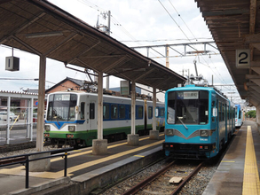 駅名変更しなければ良かった!? “新”の使い方が斬新すぎる駅、100年続くトホホな歴史