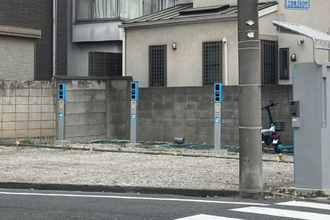 「簡易的すぎるコインパーキング」なぜ増加？ 未舗装 前払い式 ロープで区切っただけ…でも安い！ 背景にある“事情”とは