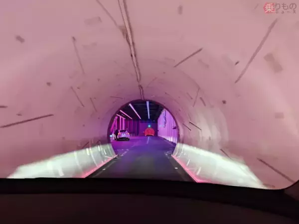イーロン・マスクが掘った「謎の地下トンネル」に潜ってみたら… EVが疾走する未来の交通システム「ベガス・ループ」に驚いた！