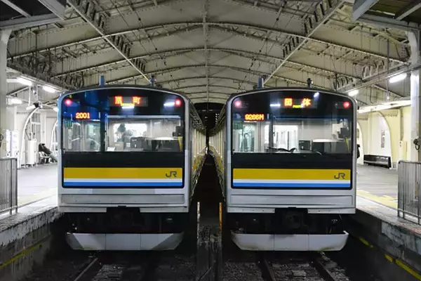 薄暮→夕闇エモいぞ！ 「貸切列車で行く夜の鶴見線探訪 港湾・工場夜景の旅」5月開催