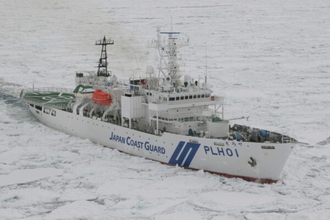 3代目「北海の守護神」ついに就役！ 最新巡視船「そうや」強力な砕氷能力＋隔離病棟 海保最大級ヘリの発着もOK！