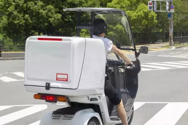 なぜ、デリバリー配達員は「原付二種」に乗るのか？ “50cc原チャリ”が街から姿を消しつつある裏事情