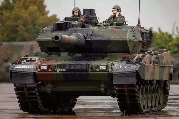 「レオパルト2」は誰の子？ ドイツ主力戦車の知財権めぐり裁判 KMWとラインメタル 友好関係だったのになぜ