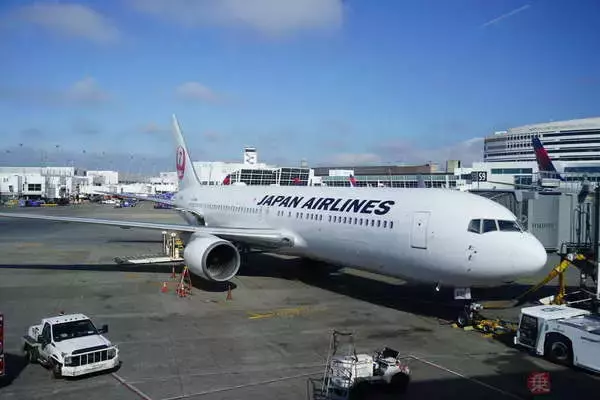 「海外空港のJAL整備士」国内とは働き方が全然違う！ かなりマルチ、いや総力戦なその実態