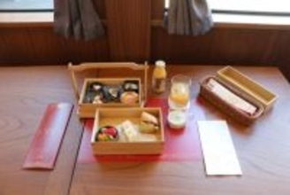 私鉄屈指の超快適シートも！ 南海「深紅の豪華車両」がいよいよデビュー 元“通勤電車”が改造で激変