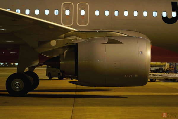 待望の設備！ ジェットスター新型機「A321LR」がついに到着 違いは「オレンジの翼」だけじゃない！