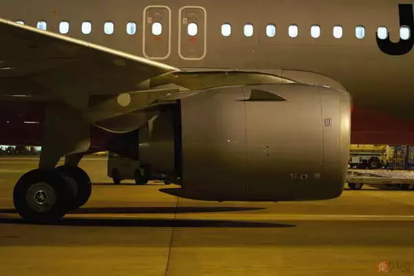 「待望の設備！ ジェットスター新型機「A321LR」がついに到着 違いは「オレンジの翼」だけじゃない！」の画像