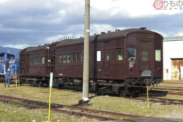 「装甲列車みたい！」SNSで話題の凸凹車両「マヤ50形」とは？ レーザーで安全を守る“光オイラン”の秘密