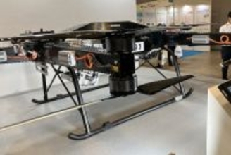 “貨物をまるごと飲み込む”異形の新型無人機が公開 これぞ「極小のベルーガ!?」 日本も軍民両用で検討の“輸送機型”