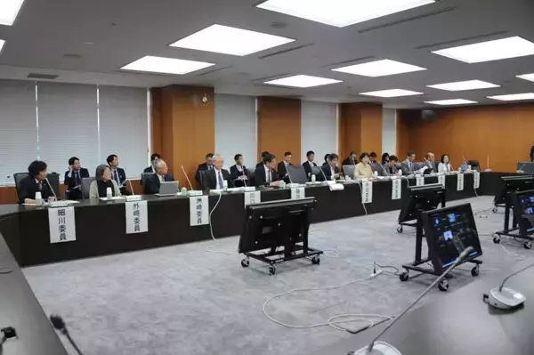 「「誰が漏らしているのか」「極めて遺憾」自賠責の引上げが毎回“事前にバレる”問題 審議会は“報道の後追い” 問われる公正性」の画像