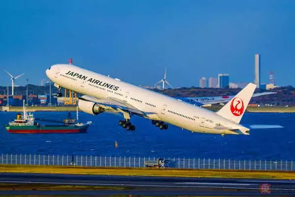 「羽田空港C滑走路、今日から運用再開 航空機衝突事故で閉鎖 ただ一部便では欠航も」の画像