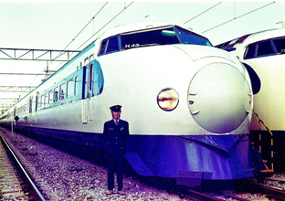 ０系新幹線の「鼻のナカ」何があるか知ってますか？ 今だから話せる「新幹線の頭脳」の意外な使われ方 「パイプ椅子があってね」