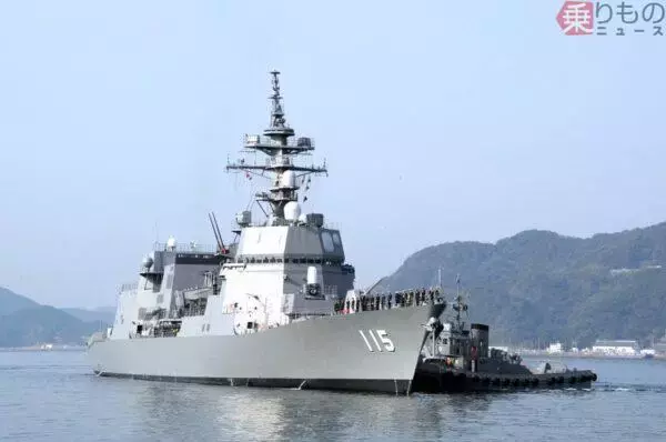 海自「イージス艦の相棒」が火を噴いた！ミサイル発射の瞬間を防衛省が公開  “強力な防空能力”を持つ汎用護衛艦