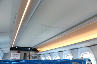 新幹線に存在する「唯一の踏切」とは？ 最新車両の“バッテリ自走”で乗ったまま通過してみた