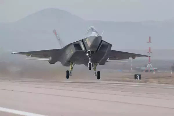 次世代ステルス戦闘機「KAAN」エンジンは米国製に トルコが国産エンジンも並行開発する理由とは