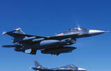 「自衛隊F-2戦闘機がミサイル発射！“飛翔する姿”まで捉えた鮮明映像を米海軍が公開 5か国以上が参加した大規模演習」の画像1