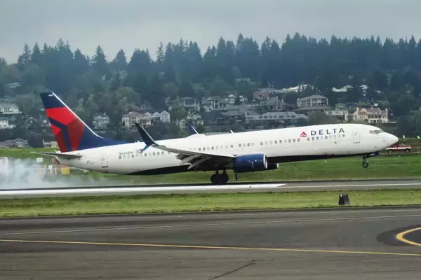 「「ダントツで世界最大」の航空会社が米で誕生へ？ “ビッグ3”ユナイテッドのアメリカン合併提案 “野心家CEO”の素顔とは」の画像