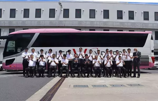 「非常に真面目で、仕事にも前向き」 ウィラーの「フィリピン人高速バス運転士」一挙誕生！ 外国人新卒を大幅に強化する“狙い”と“選ぶ条件”とは？