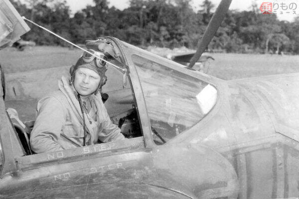 なぜP-38だけが「傑作機」になれた？ 双発戦闘機が苦戦した時代の唯一の成功作 日本軍が「ペロ8」と呼んで油断した“双尾の悪魔”