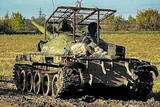 「ロシア軍「骨董品戦車」と「異形のレア車両」もろとも撃破される ウクライナが映像公開  猛威を振るうドローン」の画像1