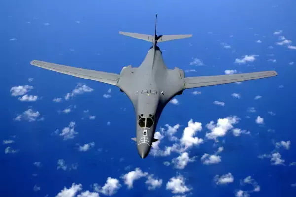 B-1Bは「戦略爆撃機」じゃない!? 米露関係の悪化で「核搭載能力」を再付与する動きが浮上したワケ