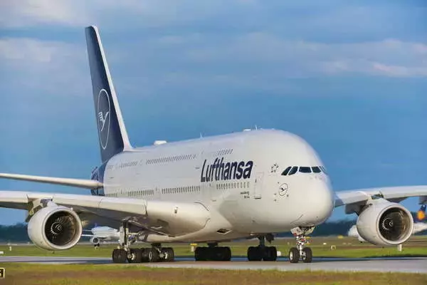 ルフトハンザの超巨大旅客機「エアバスA380」が帰ってくる！ 来夏再就航へ 需要急回復に対応