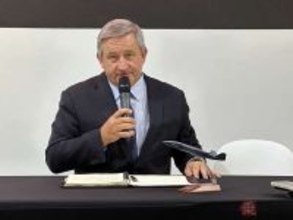 「指示たった4回」でミサイル発射！ 超ハイスペック無人戦闘機、パイロットの役割すら変える驚異の自律っぷりとは