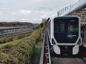 西武「もう一つの“野球輸送”」が明らかに変わった！ 新型レオライナー“実質デビュー日”を体験 車内も駅の行列も“劇的変化”