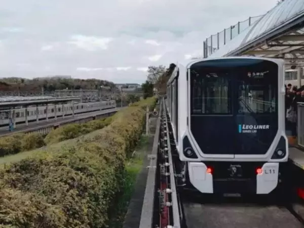 西武「もう一つの“野球輸送”」が明らかに変わった！ 新型レオライナー“実質デビュー日”を体験 車内も駅の行列も“劇的変化”