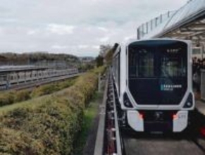 西武「もう一つの“野球輸送”」が明らかに変わった！ 新型レオライナー“実質デビュー日”を体験 車内も駅の行列も“劇的変化”