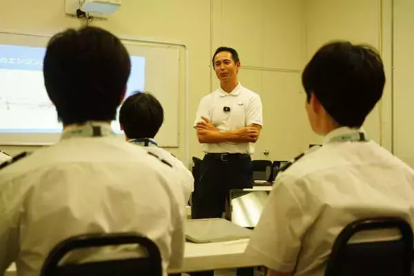 「ANAのパイロットになるための訓練」最前線に密着 “エグい”空港で行われる濃密な訓練… そして「国内初」の仕組みも導入