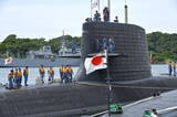 「なぜ潜水艦は真っ黒？ 海＝青じゃない！ 深海で姿を消す科学的な理由と「極秘素材」の謎」の画像1