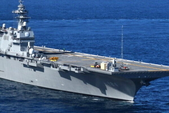 海自の「空母機動部隊」がインド太平洋へ！ 巨大な護衛艦や補給艦が続々と出港する様子が公開