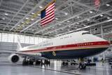 「「中継ぎエアフォースワン」はまさかの“中古”!? トランプ大統領お披露目の新専用機 その異例の経緯とは」の画像1