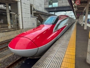 なぜ？ 新幹線なのに乗客が“後ろ向き”に！ 全国唯一“スイッチバックする新幹線停車駅”秋田・大曲駅の特殊構造