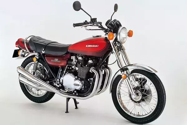 若き“GTO”が跨った2台の名車！「ゼファー」＆「ZII」ってどんなバイク？ 鬼塚英吉こだわりの使い分けとは