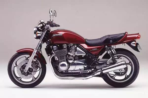 「若き“GTO”が跨った2台の名車！「ゼファー」＆「ZII」ってどんなバイク？ 鬼塚英吉こだわりの使い分けとは」の画像