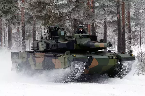 「韓国K2戦車の大量調達をポーランド政府が熱烈要望 米M1「エイブラムス」だけじゃ足りない！」の画像