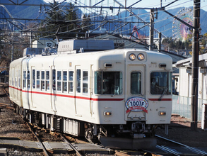 ブルートレイン客車は「解体しない」 日本初「サウナ電車」設置で保存車両たちはどうなる？ 関係者に直撃 富士急