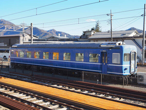 ブルートレイン客車は「解体しない」 日本初「サウナ電車」設置で保存車両たちはどうなる？ 関係者に直撃 富士急