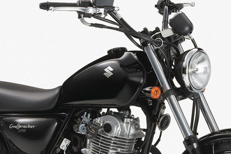 スズキ「グラストラッカー」 FTRやTWのライバル軽二輪 中古バイク高騰のいま狙い目？